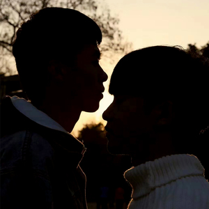 蕾丝美女老人狂操美女
